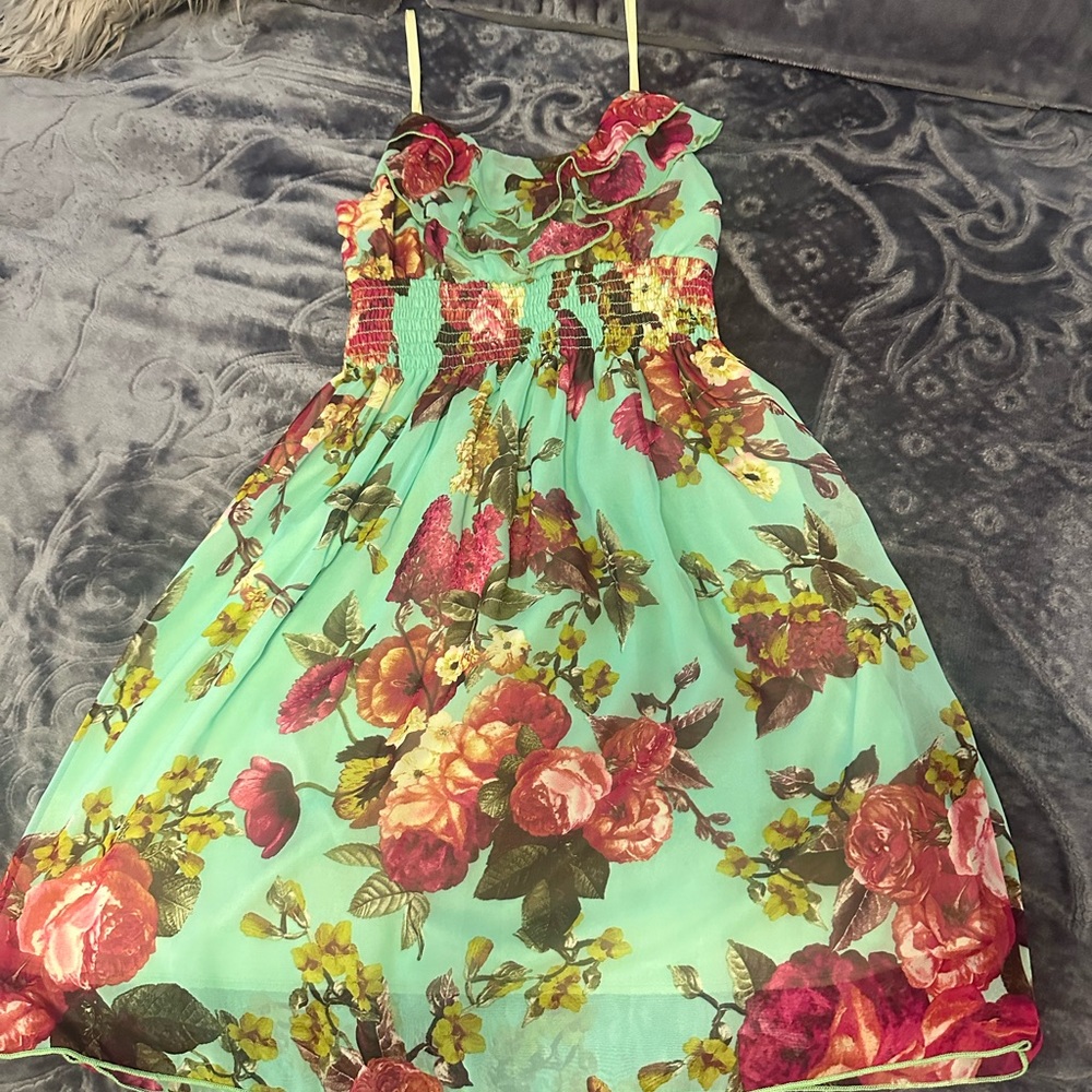 Floral green everyday short dress.